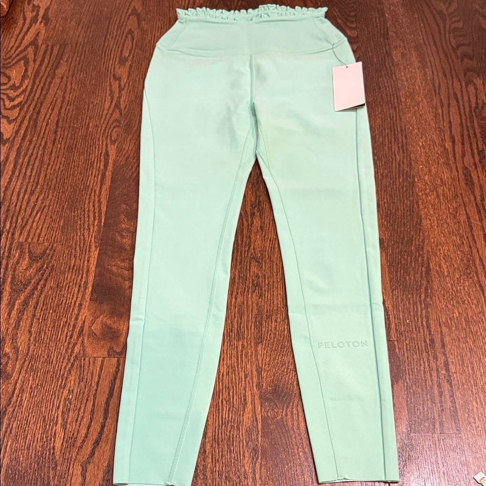 NWT Peloton Cadent High Rise Lettuce Edge Tight 25"